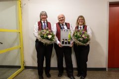 Marianne Kohler (l.) und Cornelia Reist (r.) wurden 2022 zu Kantonalen Veteraninnen. Hans-Jakob Zwygart wurde für 50 Jahre aktives Musizieren ausgezeichnet.